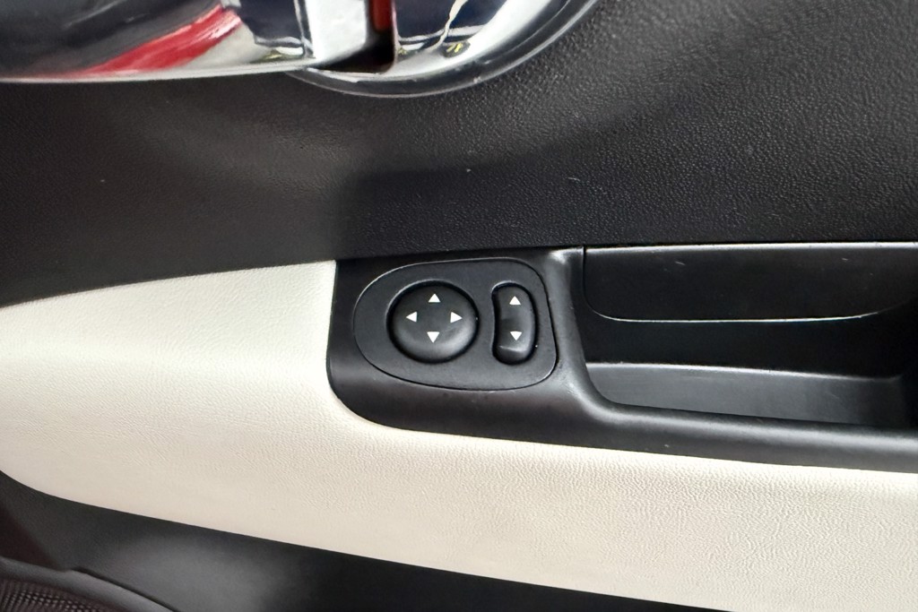 Fiat 500 Dolcevita Manual Petrol-Electric Hybrid Hatchback - Stock Number (1543096) - 15th supplementary image