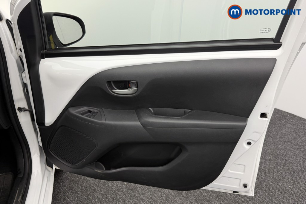 Toyota Aygo X-Play Manual Petrol Hatchback - Stock Number (1547755) - 13th supplementary image