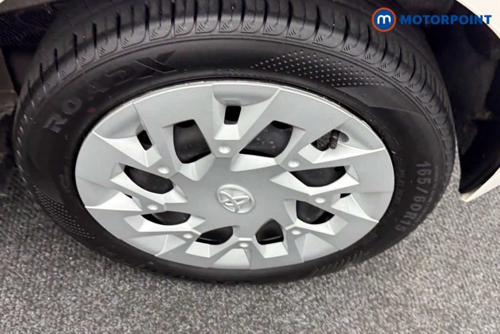 Toyota Aygo X-Play Manual Petrol Hatchback - Stock Number (1547755) - 24th supplementary image