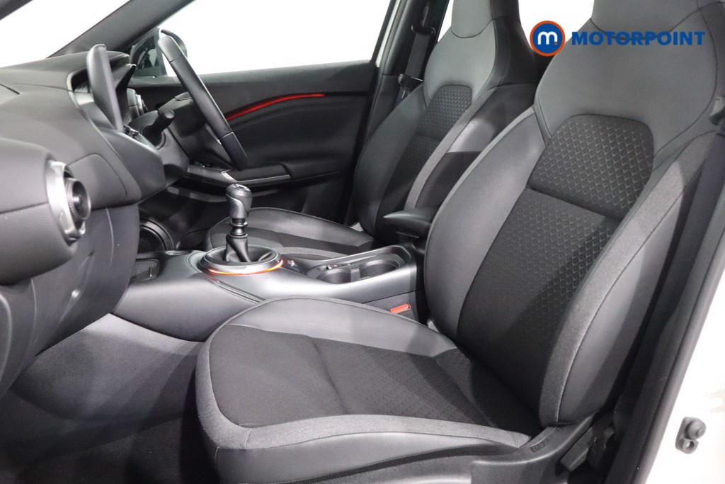 Nissan Juke N-Connecta Manual Petrol SUV - Stock Number (1553969) - 4th supplementary image
