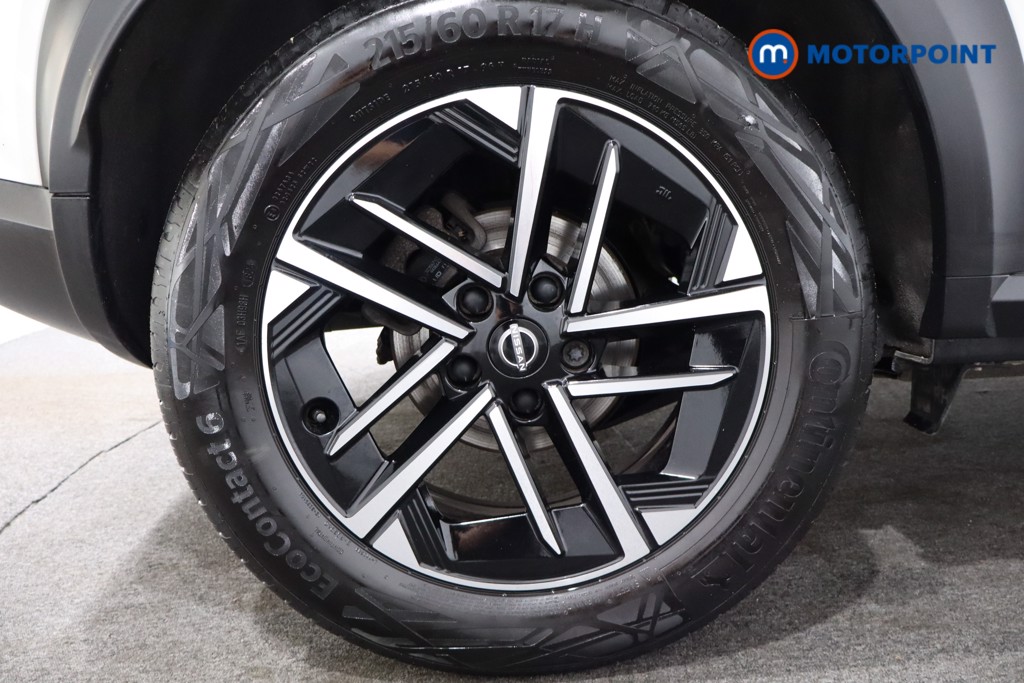 Nissan Juke N-Connecta Manual Petrol SUV - Stock Number (1553969) - 9th supplementary image