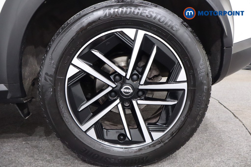 Nissan Juke N-Connecta Manual Petrol SUV - Stock Number (1553969) - 12th supplementary image