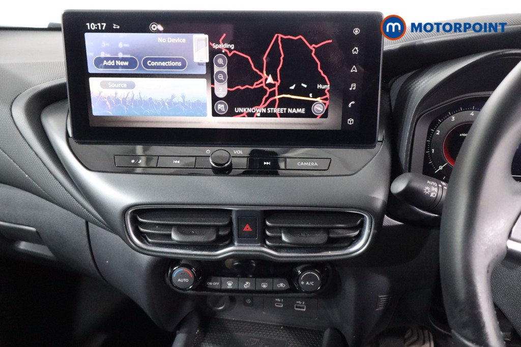 Nissan Juke N-Connecta Manual Petrol SUV - Stock Number (1553969) - 15th supplementary image