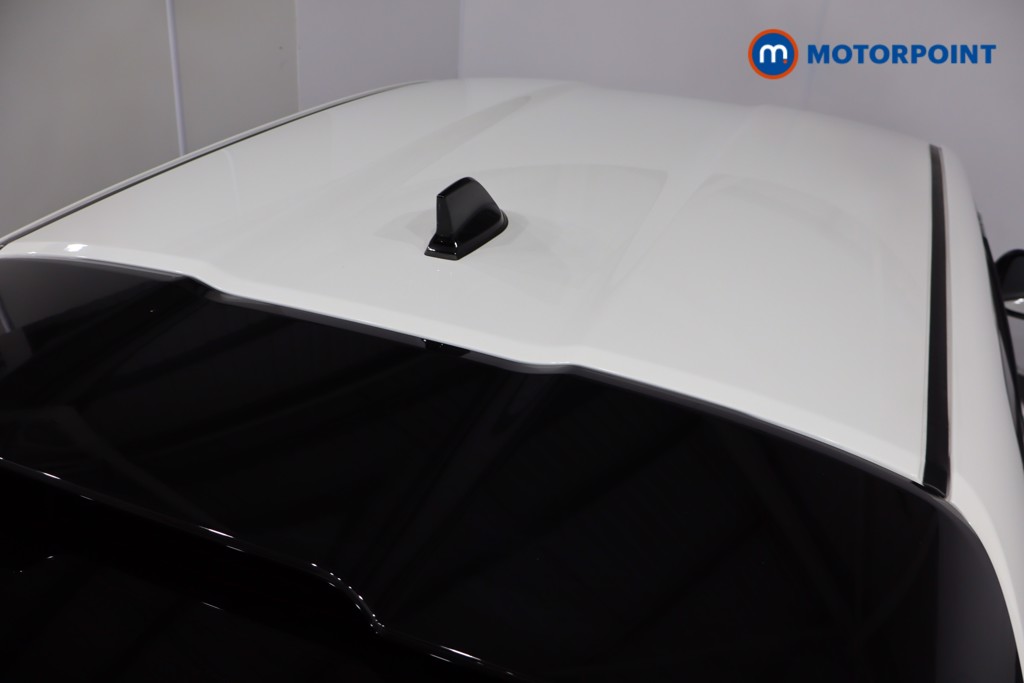 Nissan Juke N-Connecta Manual Petrol SUV - Stock Number (1553969) - 24th supplementary image