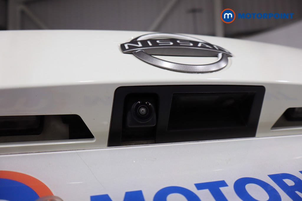 Nissan Juke N-Connecta Manual Petrol SUV - Stock Number (1553969) - 27th supplementary image