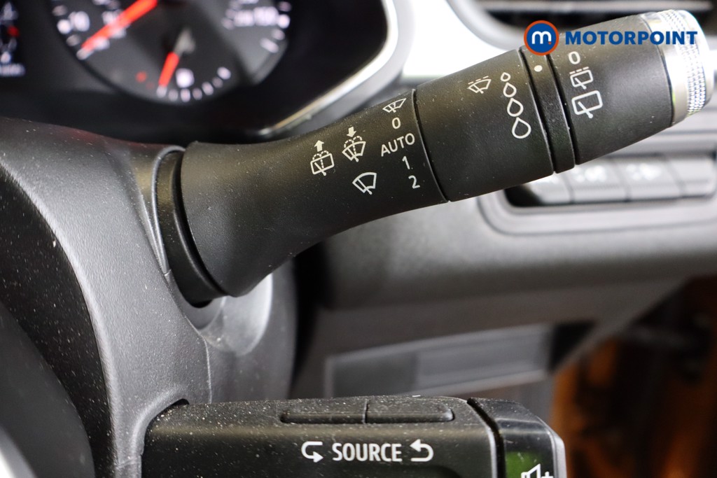 Renault Captur Iconic Manual Petrol SUV - Stock Number (1554289) - 13th supplementary image