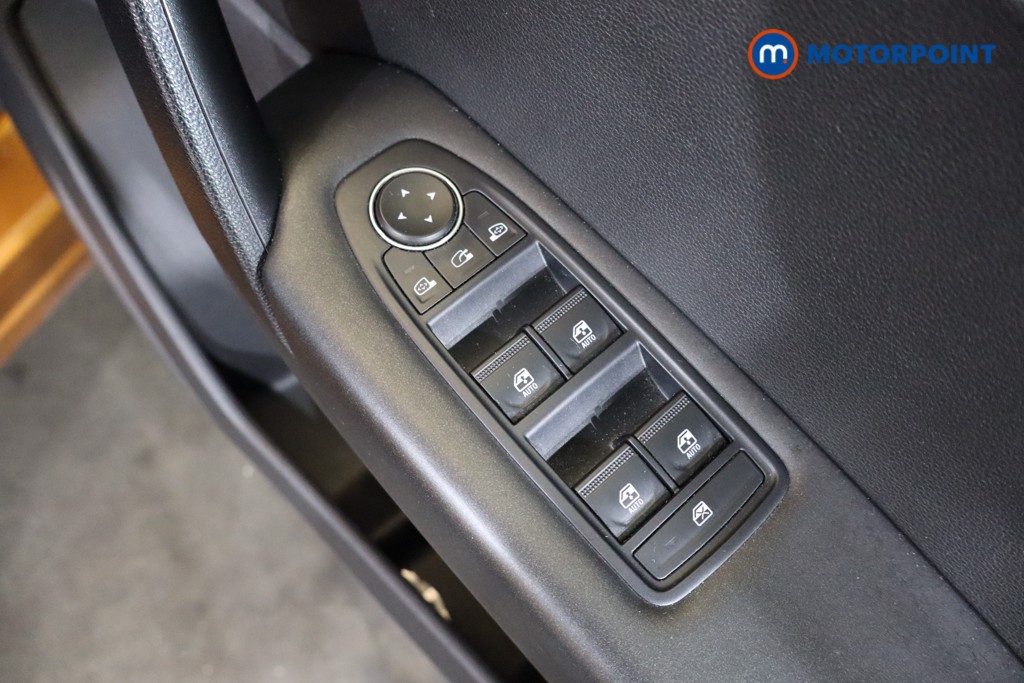 Renault Captur Iconic Manual Petrol SUV - Stock Number (1554289) - 16th supplementary image
