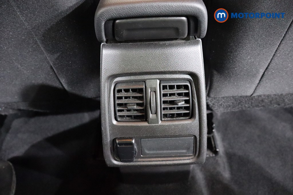 Renault Captur Iconic Manual Petrol SUV - Stock Number (1554289) - 19th supplementary image