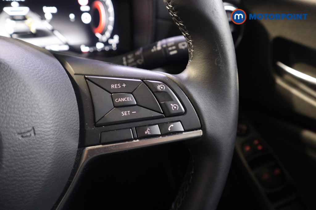Nissan Juke N-Connecta Manual Petrol SUV - Stock Number (1554841) - 4th supplementary image