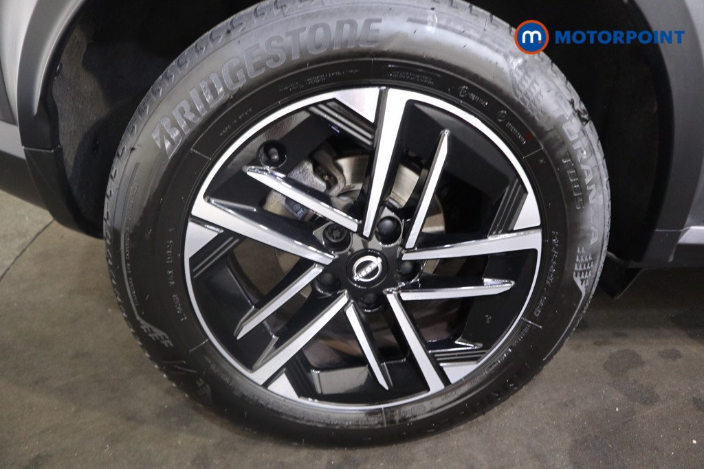 Nissan Juke N-Connecta Manual Petrol SUV - Stock Number (1554841) - 14th supplementary image