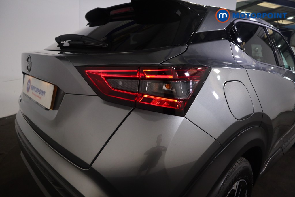 Nissan Juke N-Connecta Manual Petrol SUV - Stock Number (1554841) - 21st supplementary image