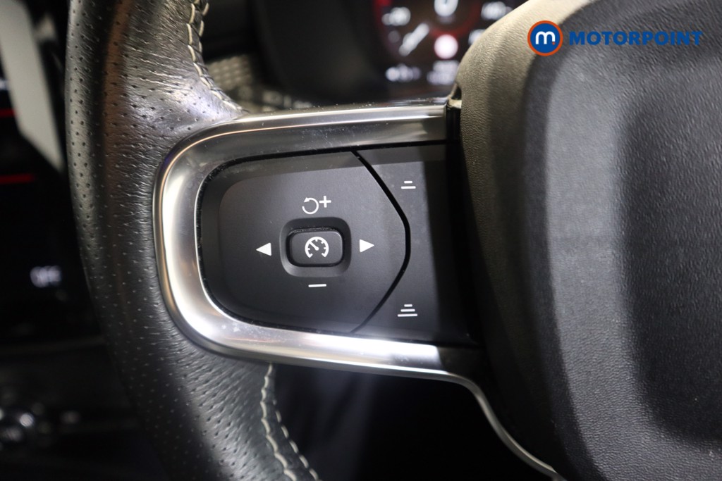 Volvo Xc40 R Design Manual Petrol SUV - Stock Number (1555129) - 3rd supplementary image