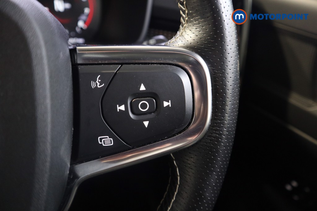 Volvo Xc40 R Design Manual Petrol SUV - Stock Number (1555129) - 4th supplementary image