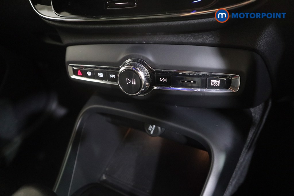 Volvo Xc40 R Design Manual Petrol SUV - Stock Number (1555129) - 7th supplementary image