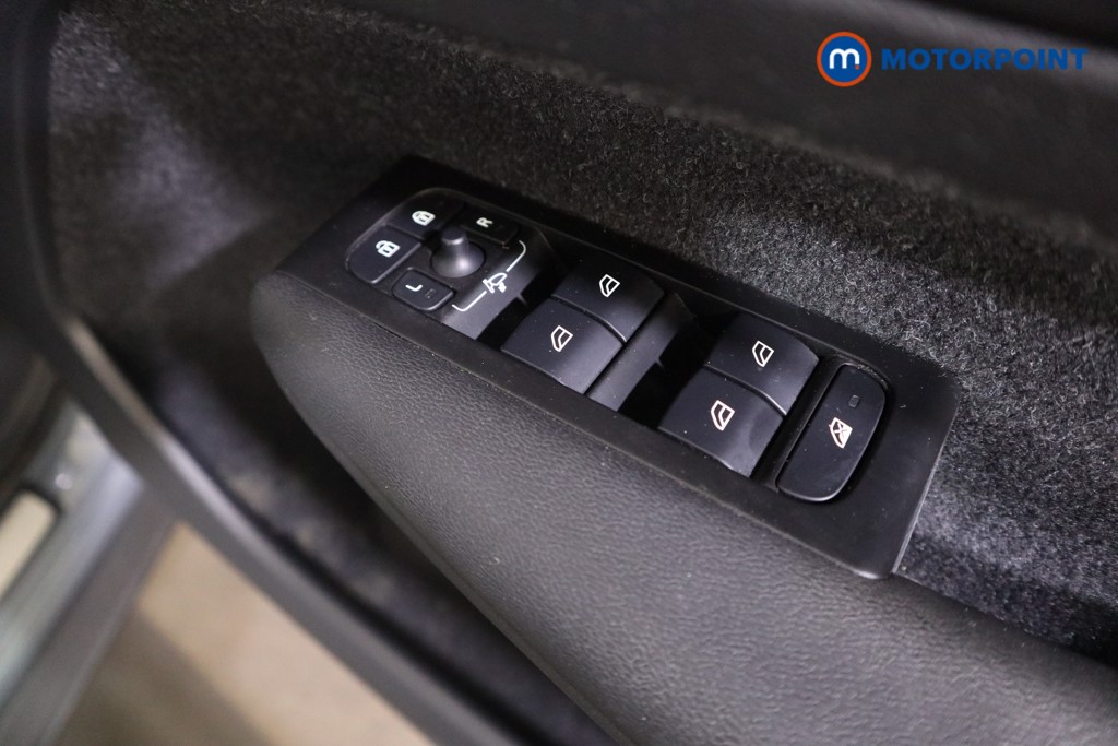 Volvo Xc40 R Design Manual Petrol SUV - Stock Number (1555129) - 9th supplementary image