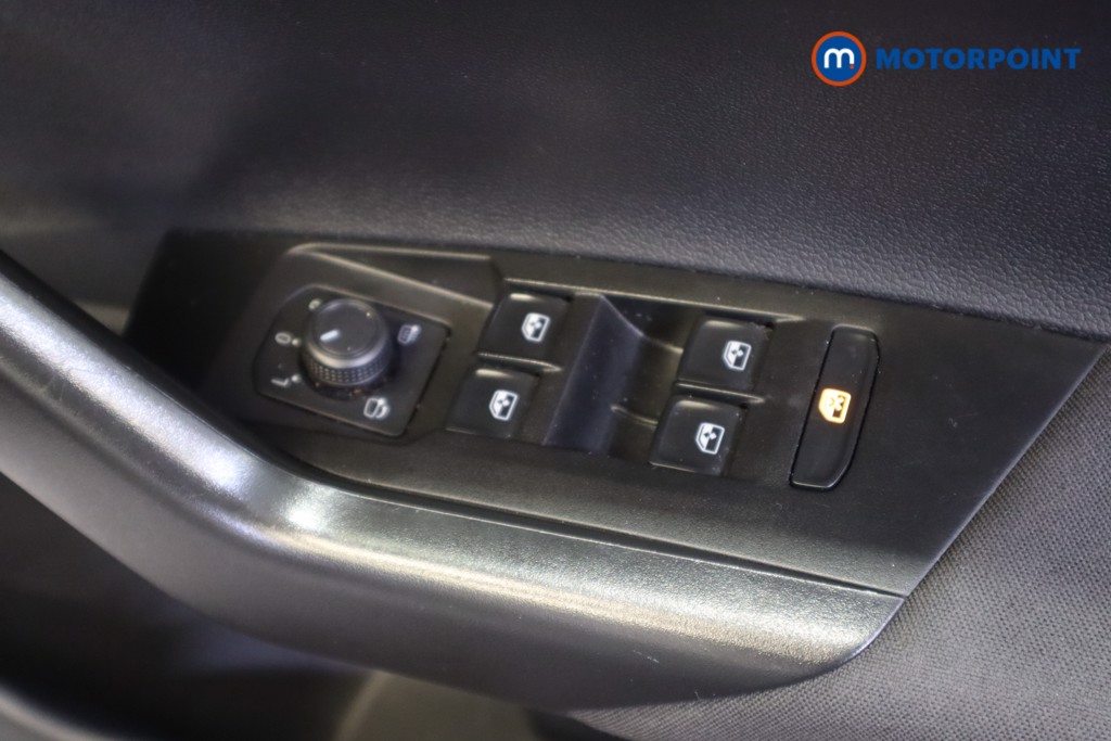 Volkswagen Polo Life Manual Petrol Hatchback - Stock Number (1555546) - 7th supplementary image
