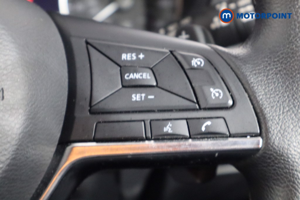 Nissan Juke N-Connecta Automatic Petrol SUV - Stock Number (1555581) - 8th supplementary image