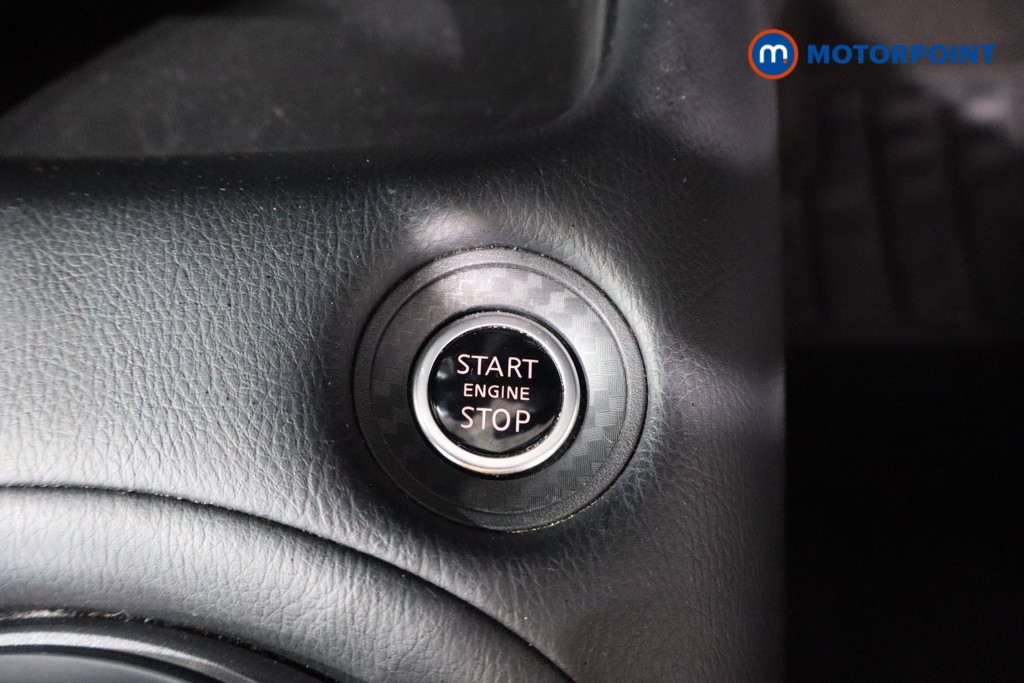 Nissan Juke N-Connecta Automatic Petrol SUV - Stock Number (1555581) - 13th supplementary image