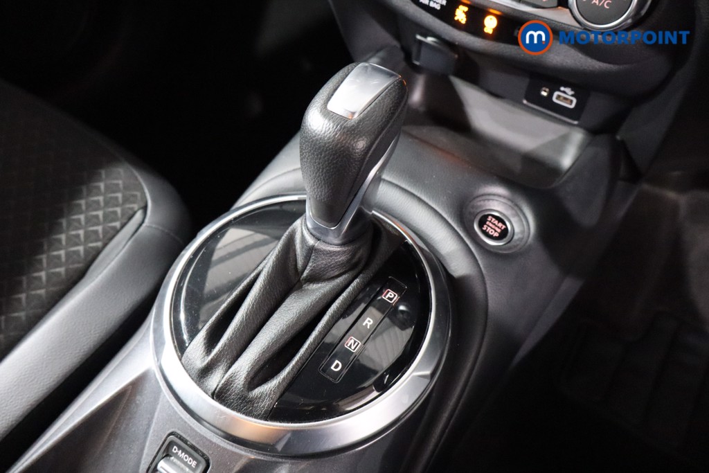 Nissan Juke N-Connecta Automatic Petrol SUV - Stock Number (1555581) - 14th supplementary image