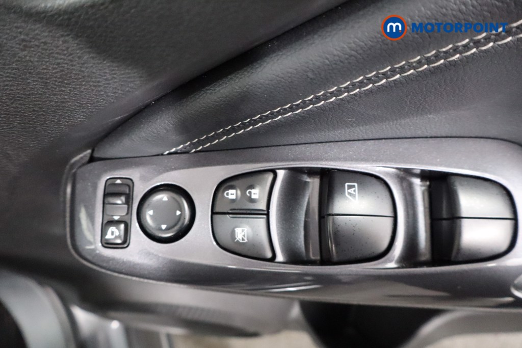 Nissan Juke N-Connecta Automatic Petrol SUV - Stock Number (1555581) - 17th supplementary image