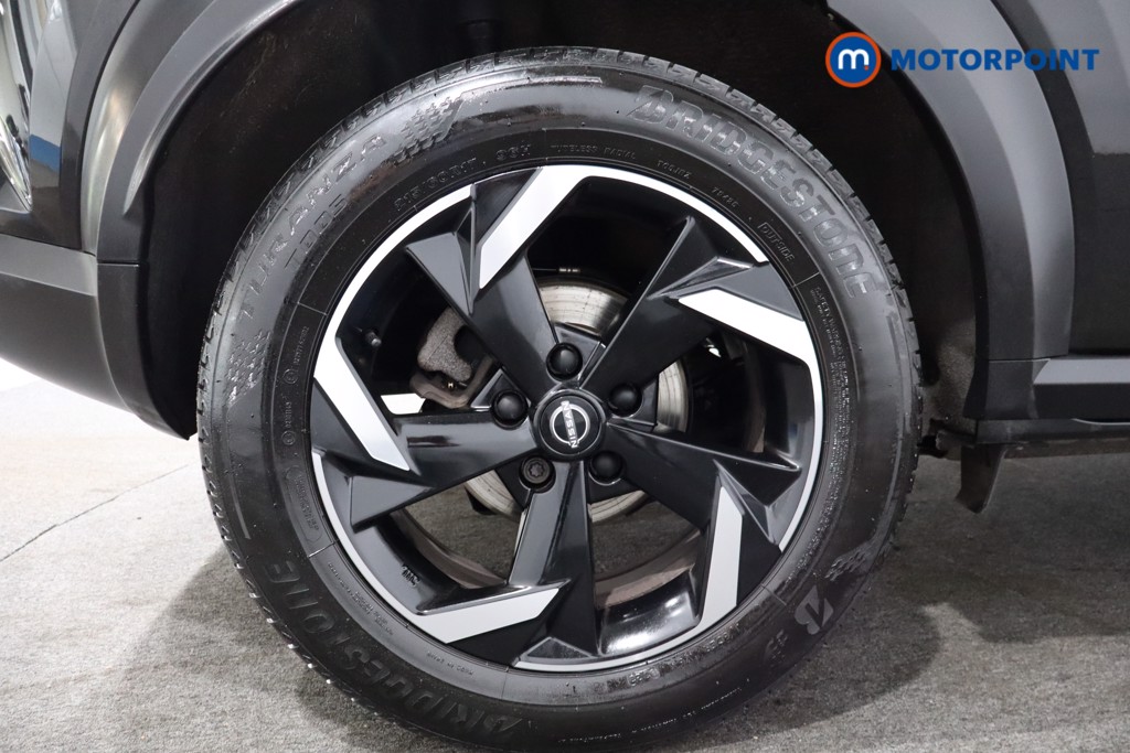Nissan Juke N-Connecta Automatic Petrol SUV - Stock Number (1555584) - 9th supplementary image