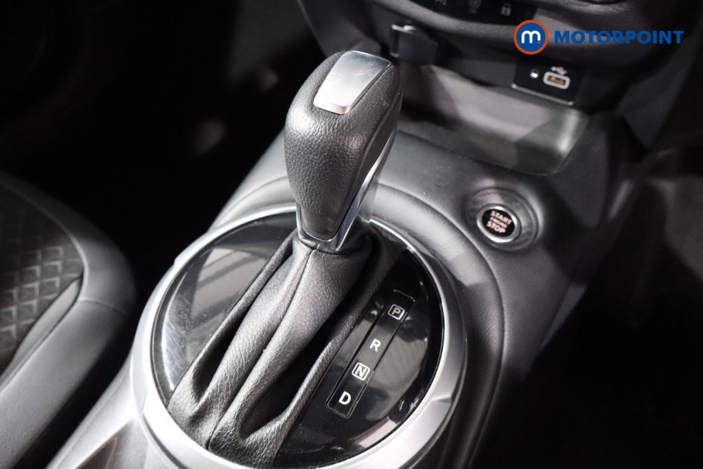 Nissan Juke N-Connecta Automatic Petrol SUV - Stock Number (1555584) - 14th supplementary image