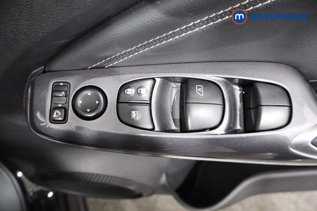Nissan Juke N-Connecta Automatic Petrol SUV - Stock Number (1555584) - 16th supplementary image