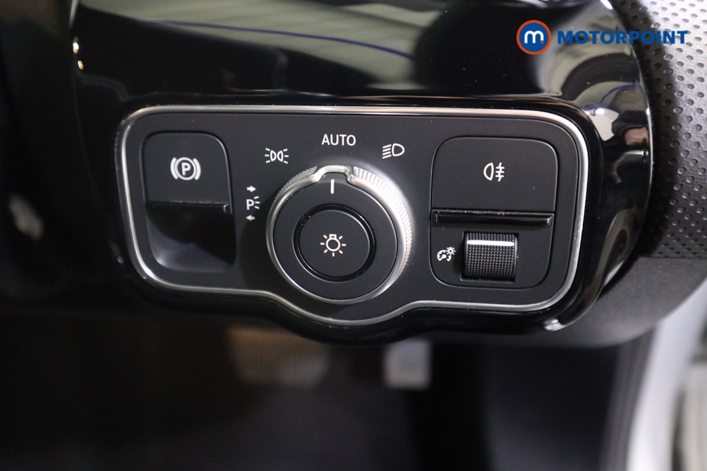 Mercedes-Benz A Class Sport Automatic Diesel Hatchback - Stock Number (1556602) - 9th supplementary image