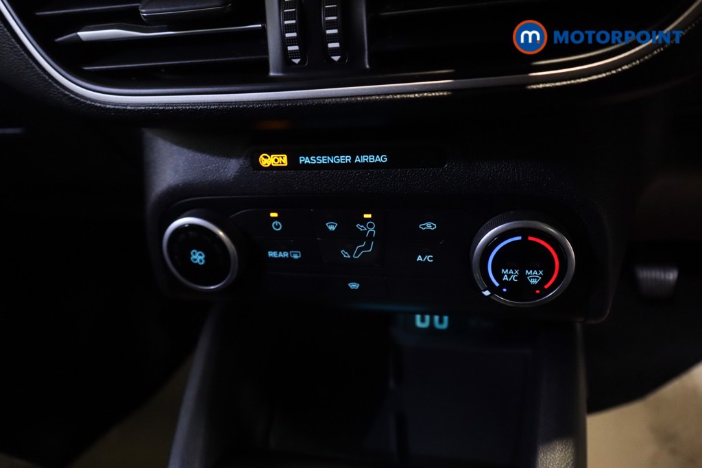 Ford Focus Zetec Edition Manual Petrol-Electric Hybrid Hatchback - Stock Number (1556613) - 4th supplementary image
