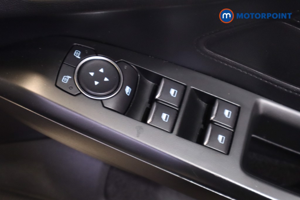 Ford Focus Zetec Edition Manual Petrol-Electric Hybrid Hatchback - Stock Number (1556613) - 7th supplementary image