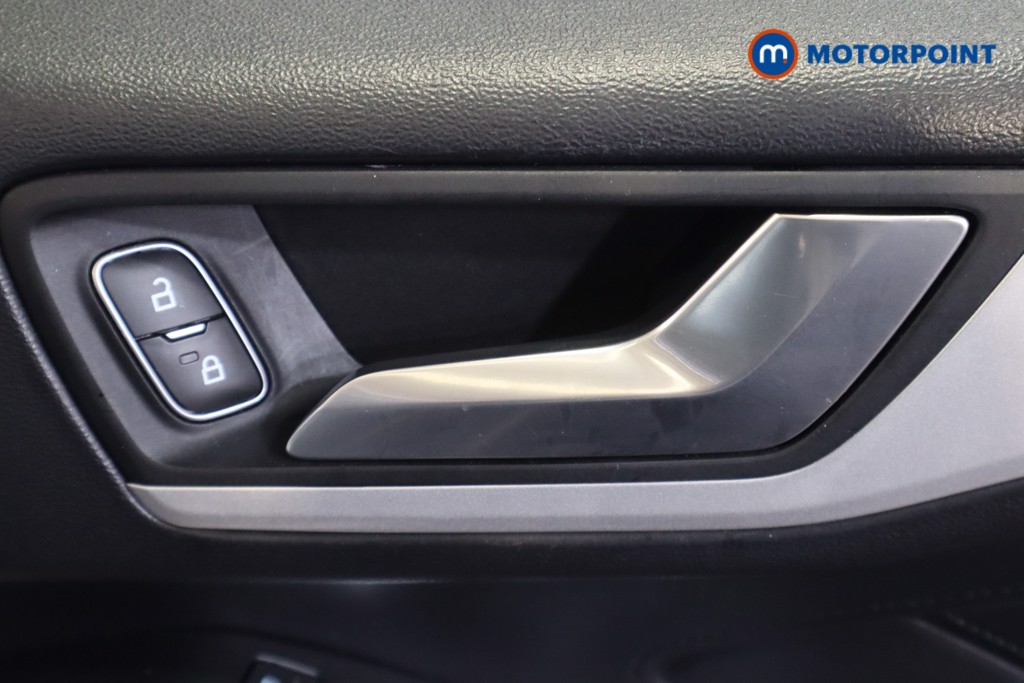 Ford Focus Zetec Edition Manual Petrol-Electric Hybrid Hatchback - Stock Number (1556613) - 8th supplementary image