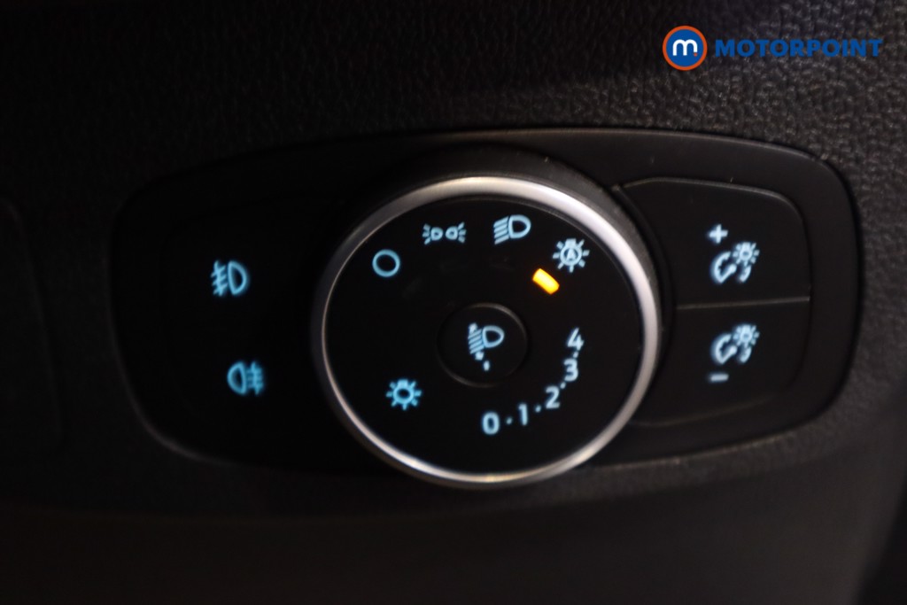 Ford Focus Zetec Edition Manual Petrol-Electric Hybrid Hatchback - Stock Number (1556613) - 9th supplementary image
