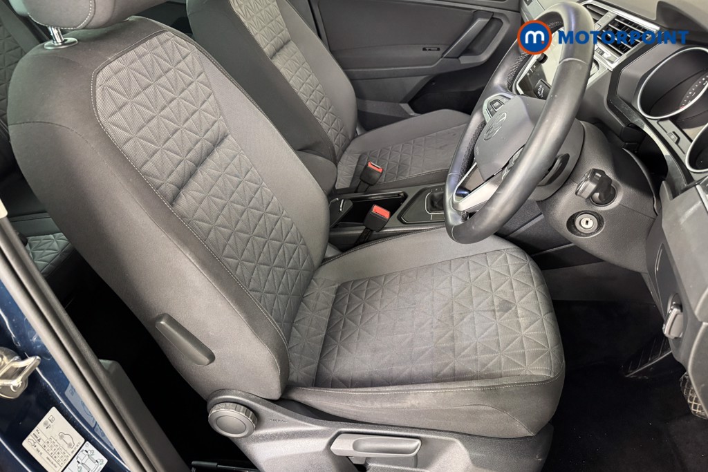 Volkswagen Tiguan Life Automatic Petrol SUV - Stock Number (1558228) - 5th supplementary image