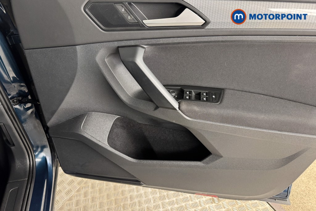Volkswagen Tiguan Life Automatic Petrol SUV - Stock Number (1558228) - 14th supplementary image