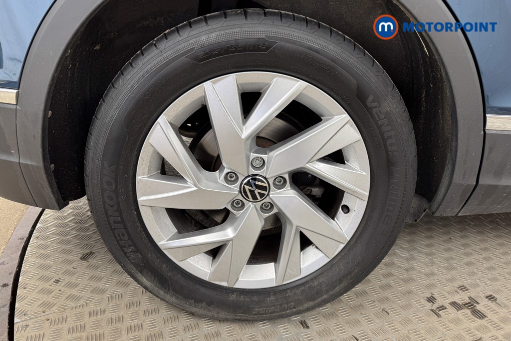 Volkswagen Tiguan Life Automatic Petrol SUV - Stock Number (1558228) - 19th supplementary image
