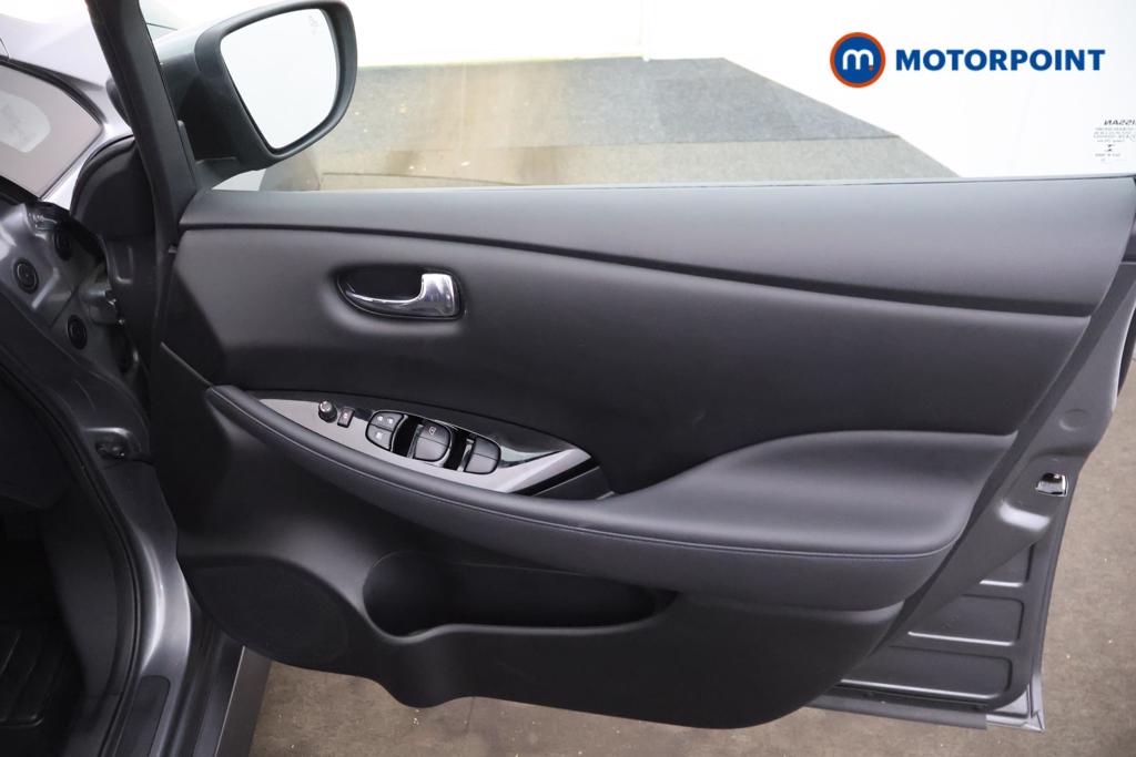 Nissan Leaf N-Connecta Automatic Electric Hatchback - Stock Number (1558440) - 8th supplementary image