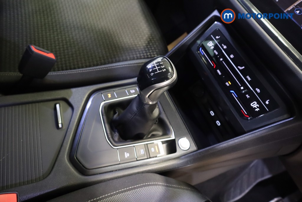 Volkswagen Tiguan Active Manual Petrol SUV - Stock Number (1558555) - 5th supplementary image