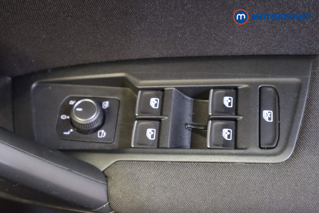 Volkswagen Tiguan Active Manual Petrol SUV - Stock Number (1558555) - 7th supplementary image