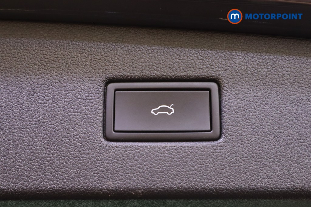 Volkswagen Tiguan Active Manual Petrol SUV - Stock Number (1558555) - 18th supplementary image
