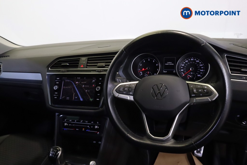 Volkswagen Tiguan Active Manual Petrol SUV - Stock Number (1558555) - 1st supplementary image