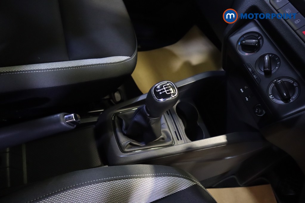 Skoda Fabia SE Manual Petrol Hatchback - Stock Number (1558660) - 5th supplementary image