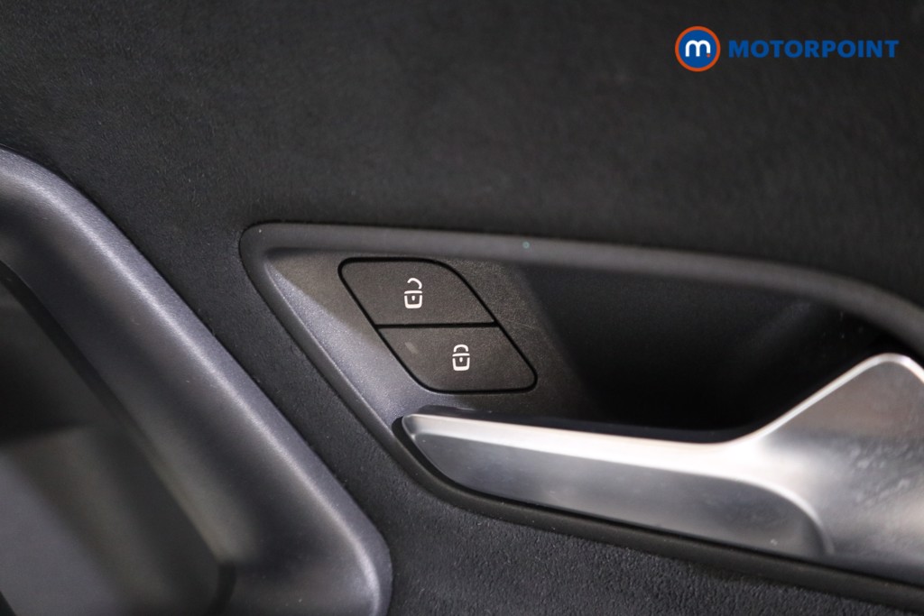 Mercedes-Benz A Class Amg Line Automatic Petrol Hatchback - Stock Number (1558701) - 11th supplementary image
