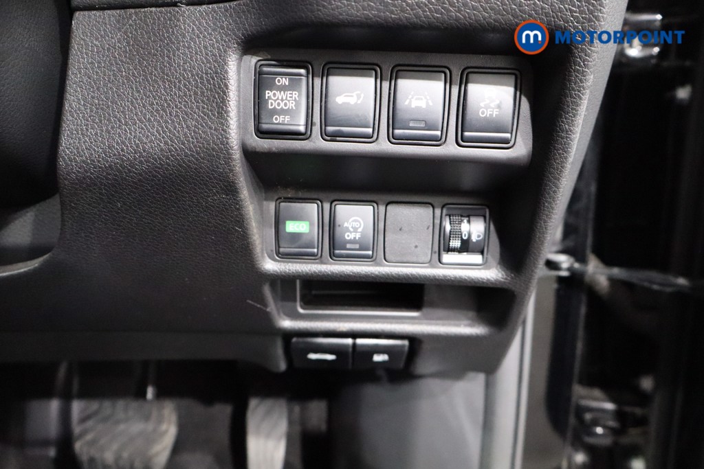 Nissan X-Trail N-Connecta Automatic Petrol SUV - Stock Number (1559847) - 16th supplementary image