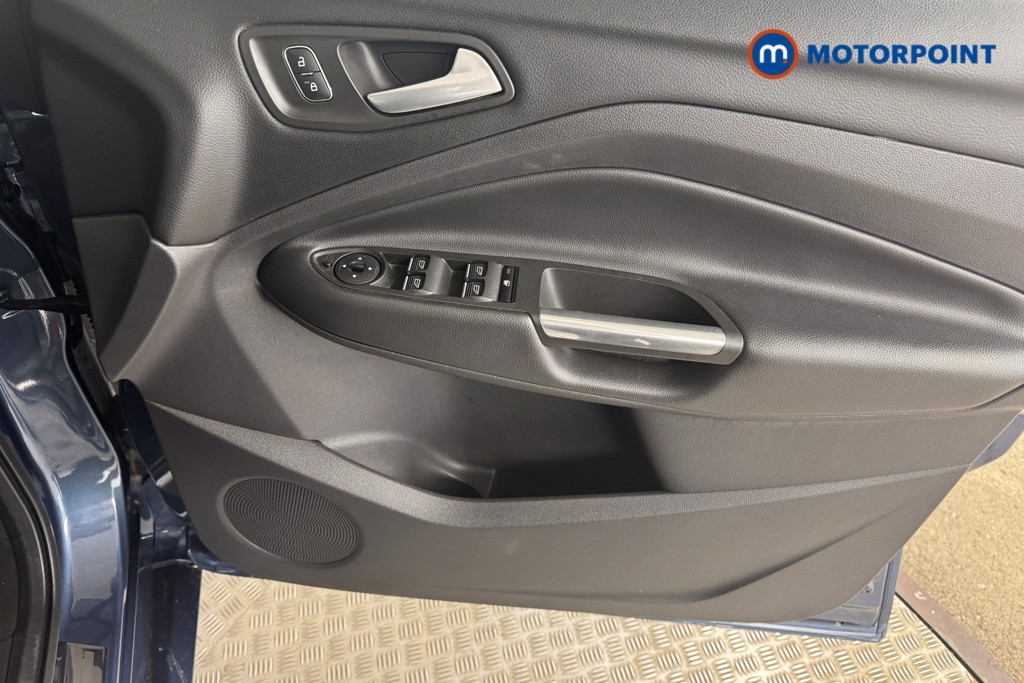 Ford Kuga St-Line Edition Manual Petrol SUV - Stock Number (1559991) - 14th supplementary image