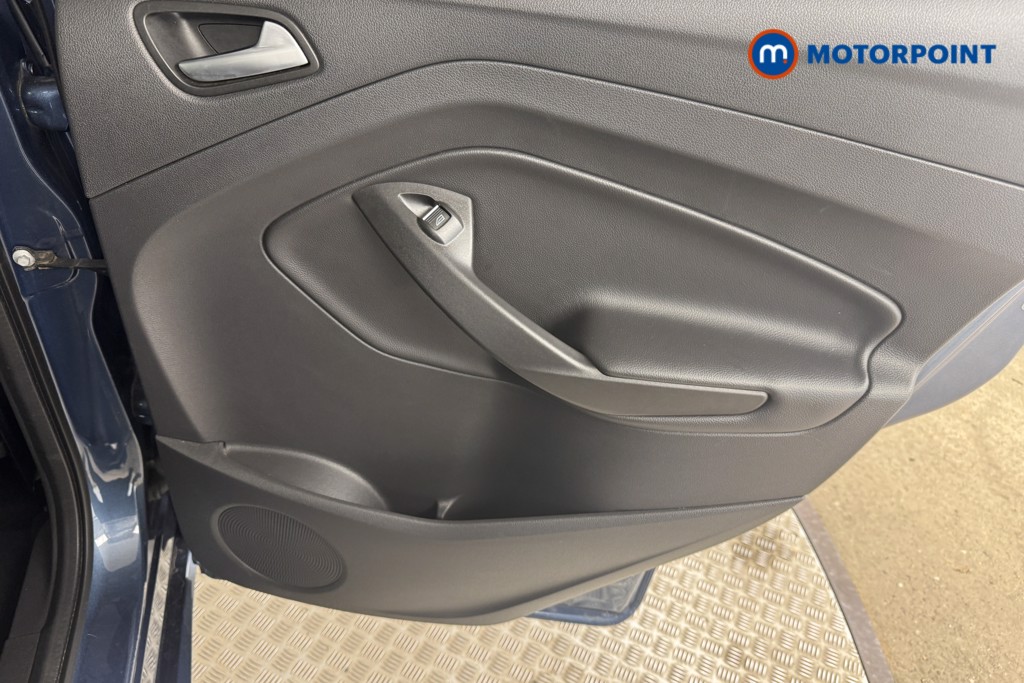 Ford Kuga St-Line Edition Manual Petrol SUV - Stock Number (1559991) - 15th supplementary image