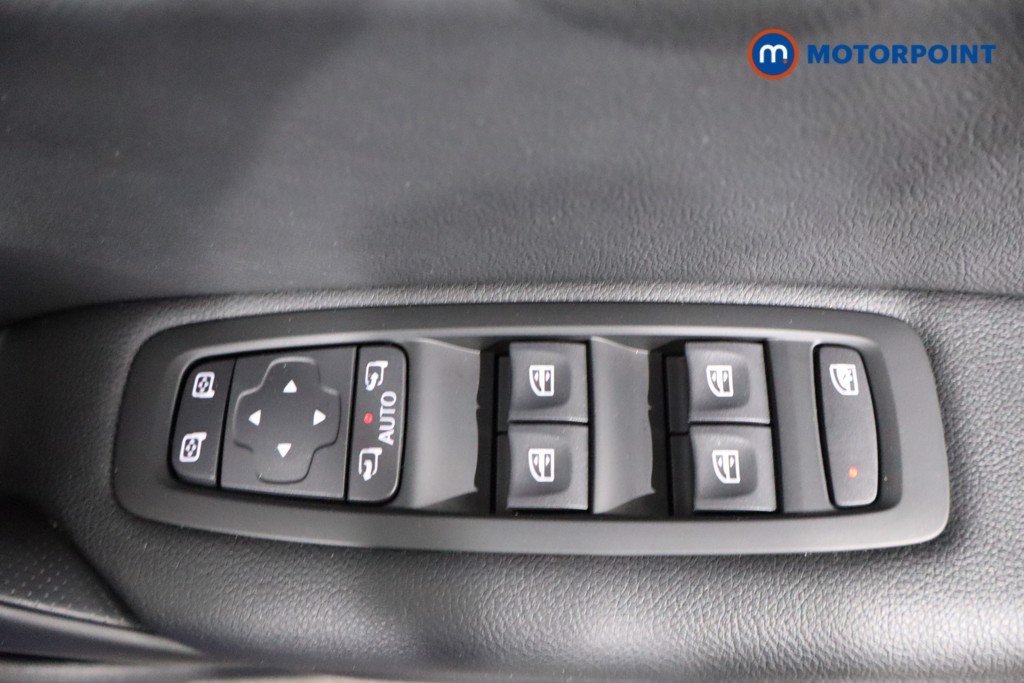 Renault Megane Iconic Automatic Petrol Plug-In Hybrid Estate - Stock Number (1560533) - 15th supplementary image