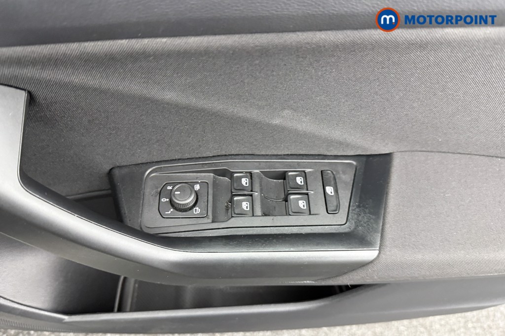 Volkswagen T-Roc Life Automatic Petrol SUV - Stock Number (1560594) - 17th supplementary image