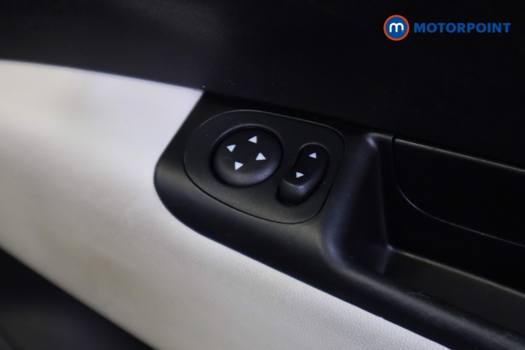 Fiat 500 Dolcevita Manual Petrol-Electric Hybrid Hatchback - Stock Number (1543059) - 8th supplementary image