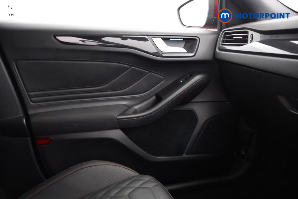 Ford Focus St-Line X Manual Petrol Hatchback - Stock Number (1550922) - 7th supplementary image