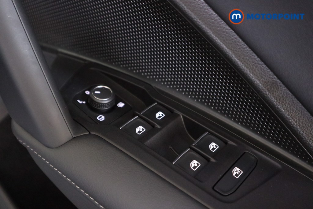 Volkswagen Tiguan R-Line Automatic Diesel SUV - Stock Number (1550985) - 11th supplementary image
